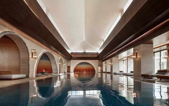 oopm-wellness-chenot-espace-indoor-pool