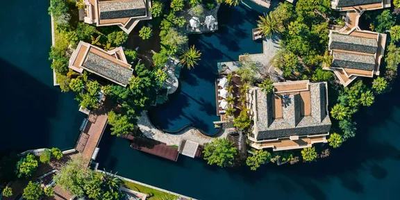 OO_CapeTown_Exterior_Heli_Close_Up_0869_MASTER