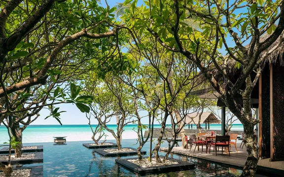 Rah Bar Over Water Terrace at One&Only Reethi Rah
