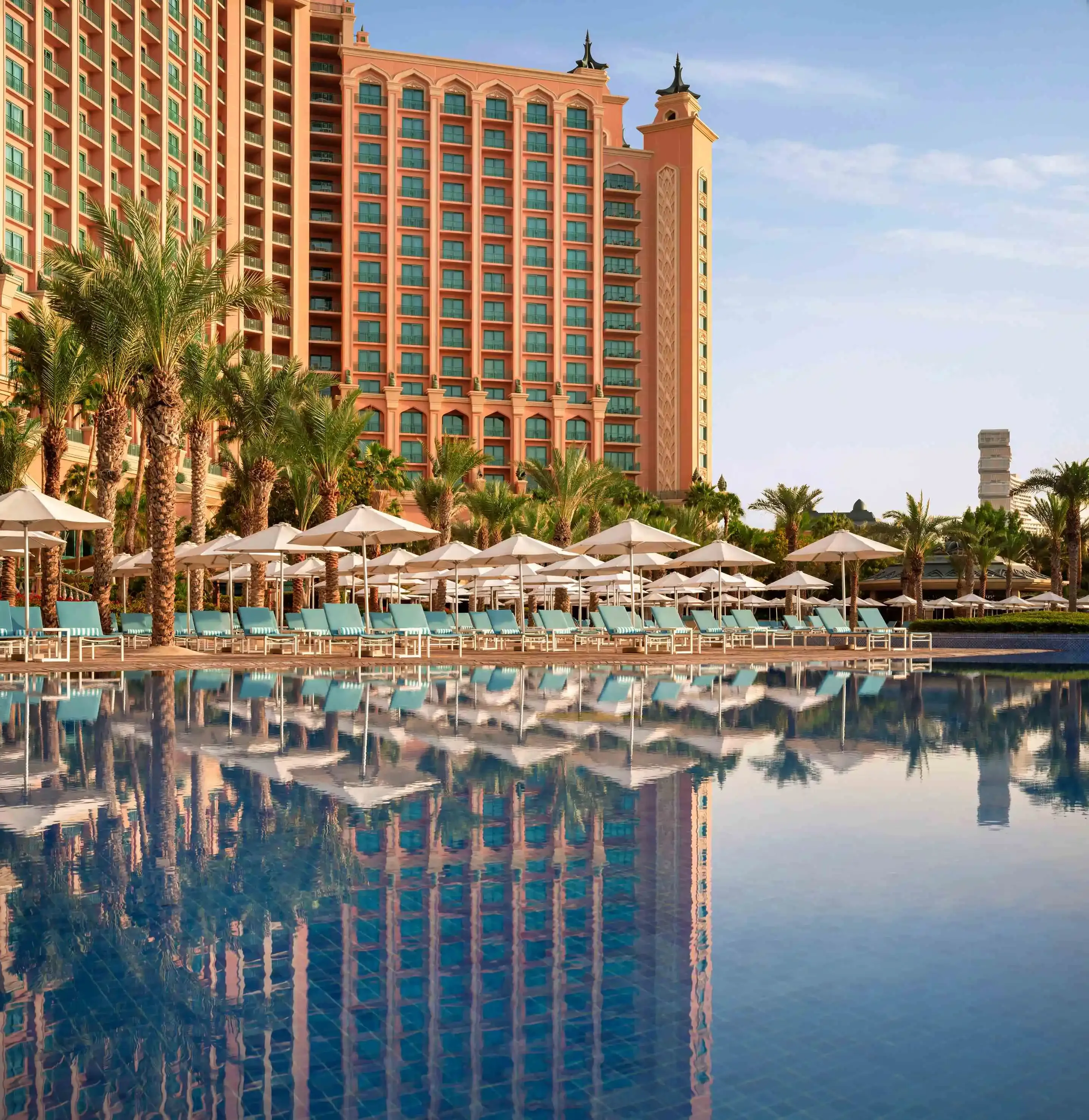 Atlantis The Palm Half Building Shot With Main Pool