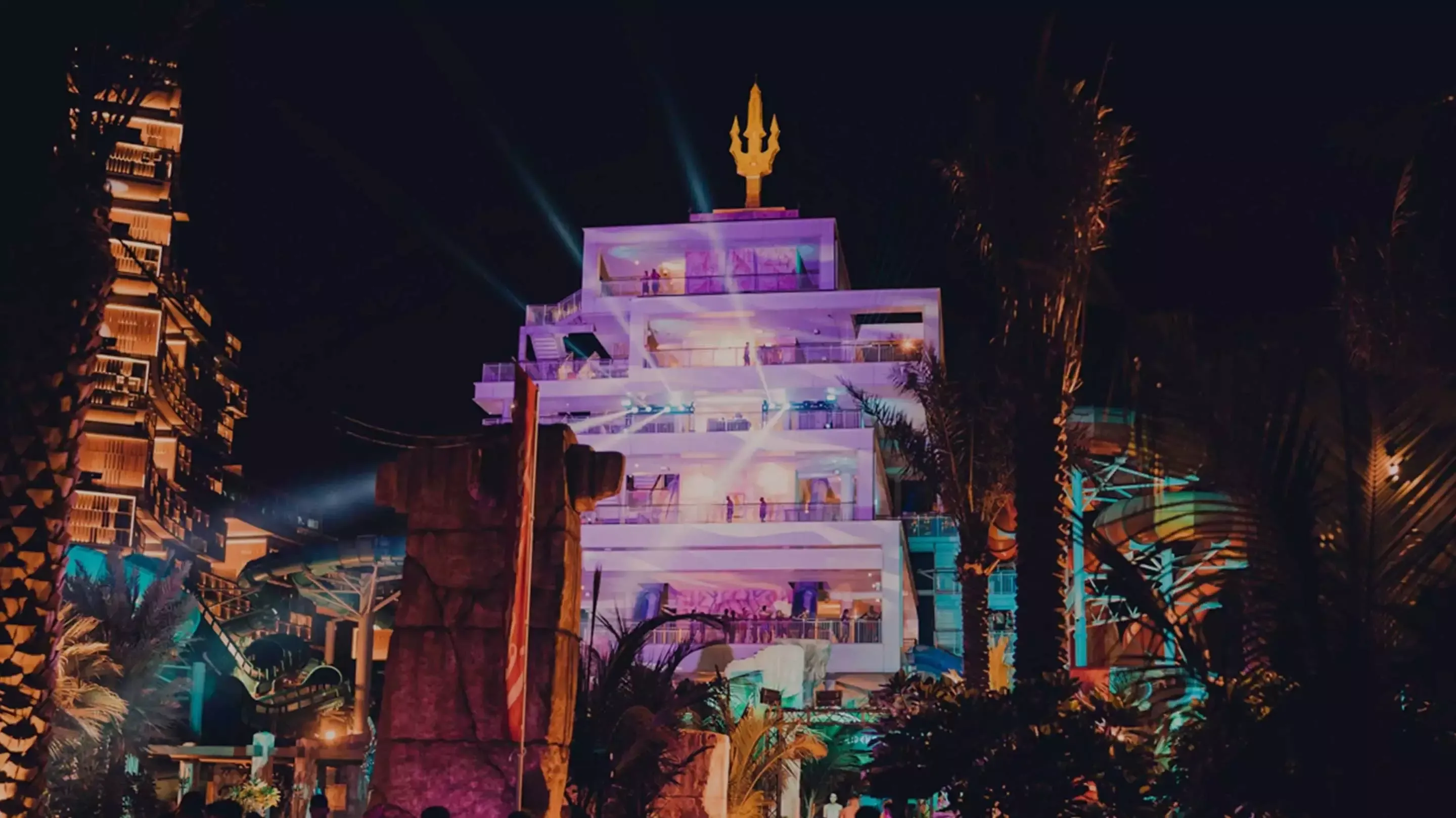 20% Tinted Trident Tower at Aquaventure After Dark