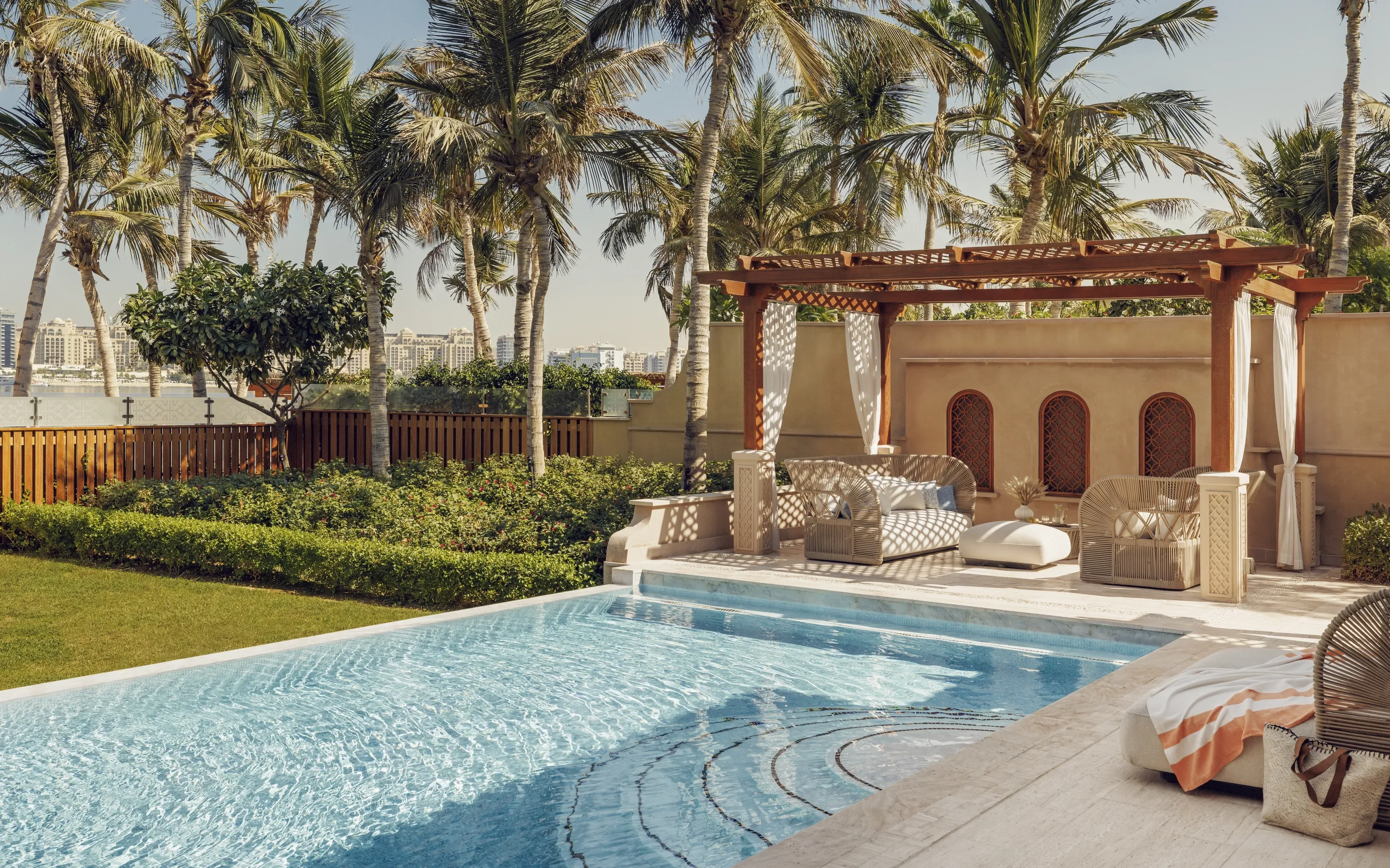 Outdoor space and private pool of Three Bedroom Villa at One&Only The Palm