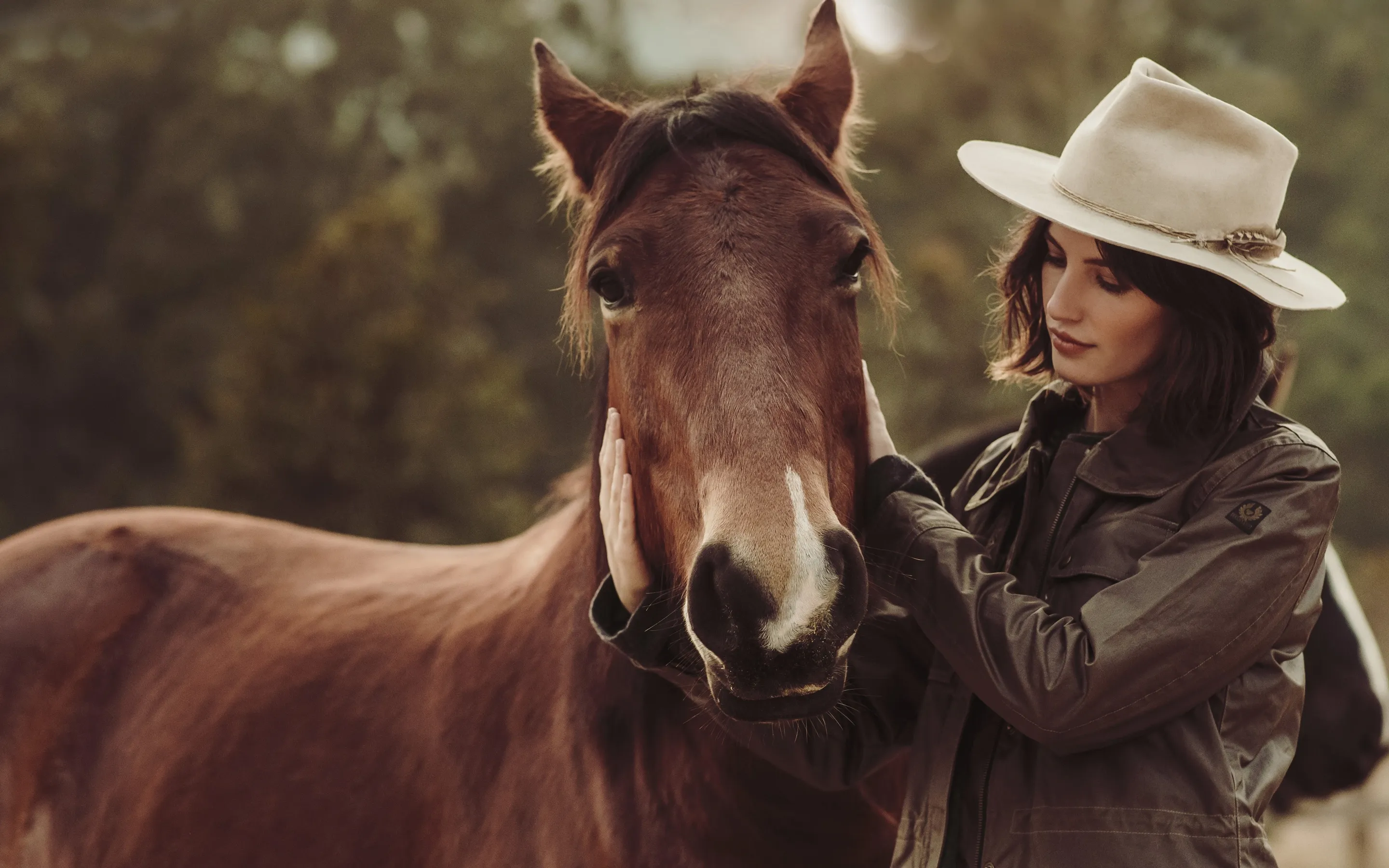 Lady with a Horse at Emirates One&Only Wolgan Valley