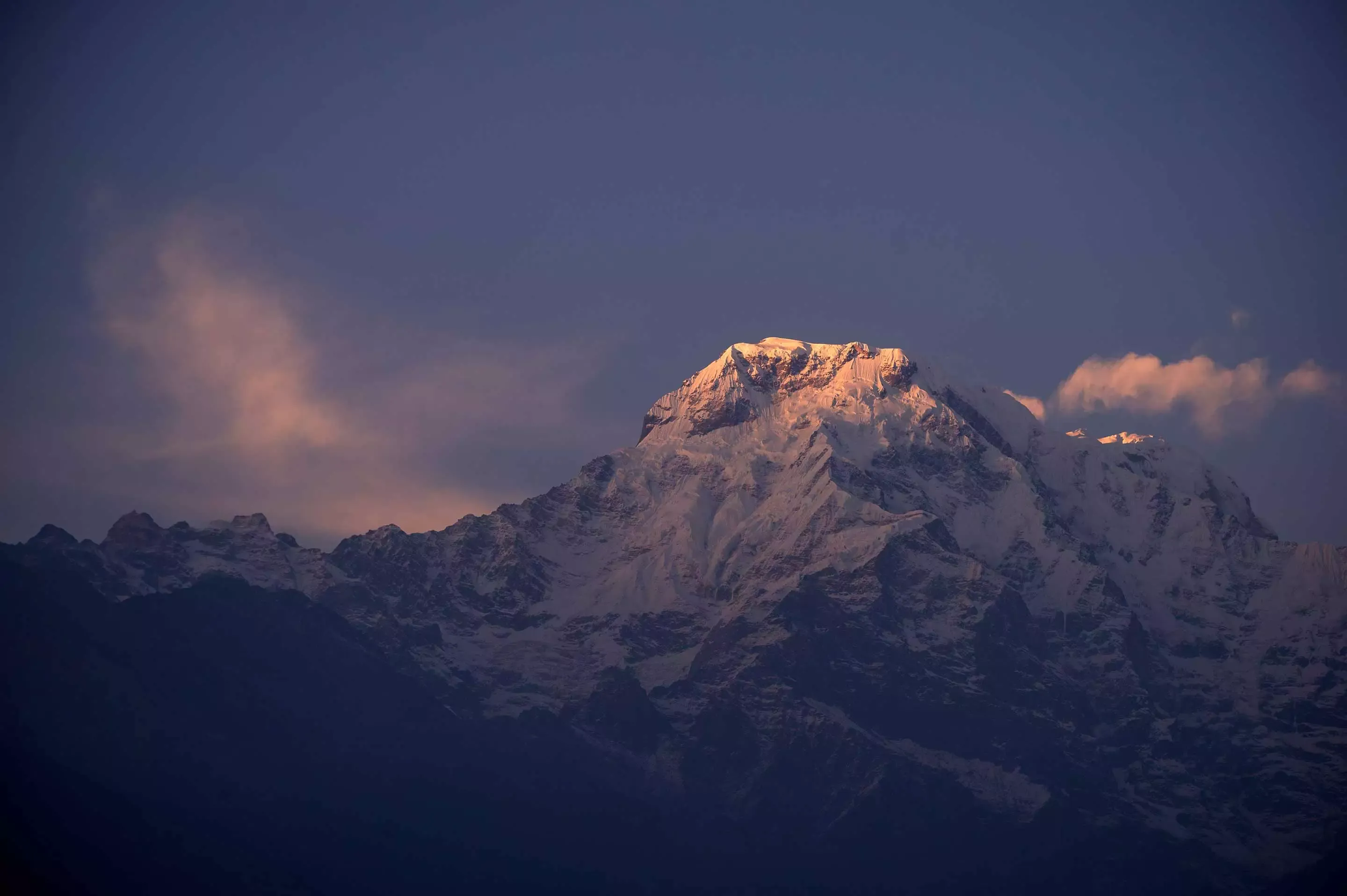 oomb-rendering-mountain-view-snow-evening