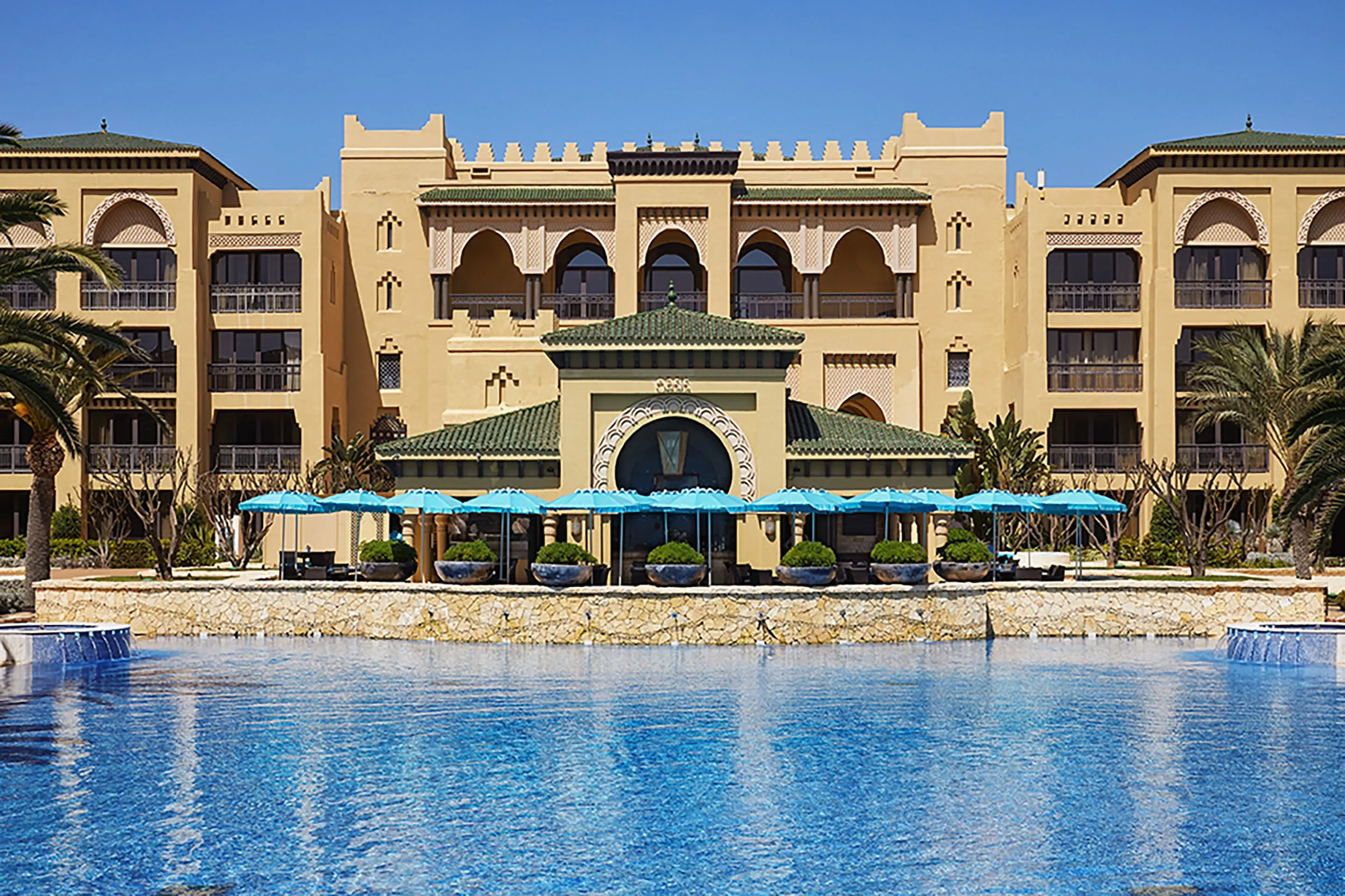 Mazagan Beach and Golf Resort - Mediterranean dishes served pool-side at Oasis