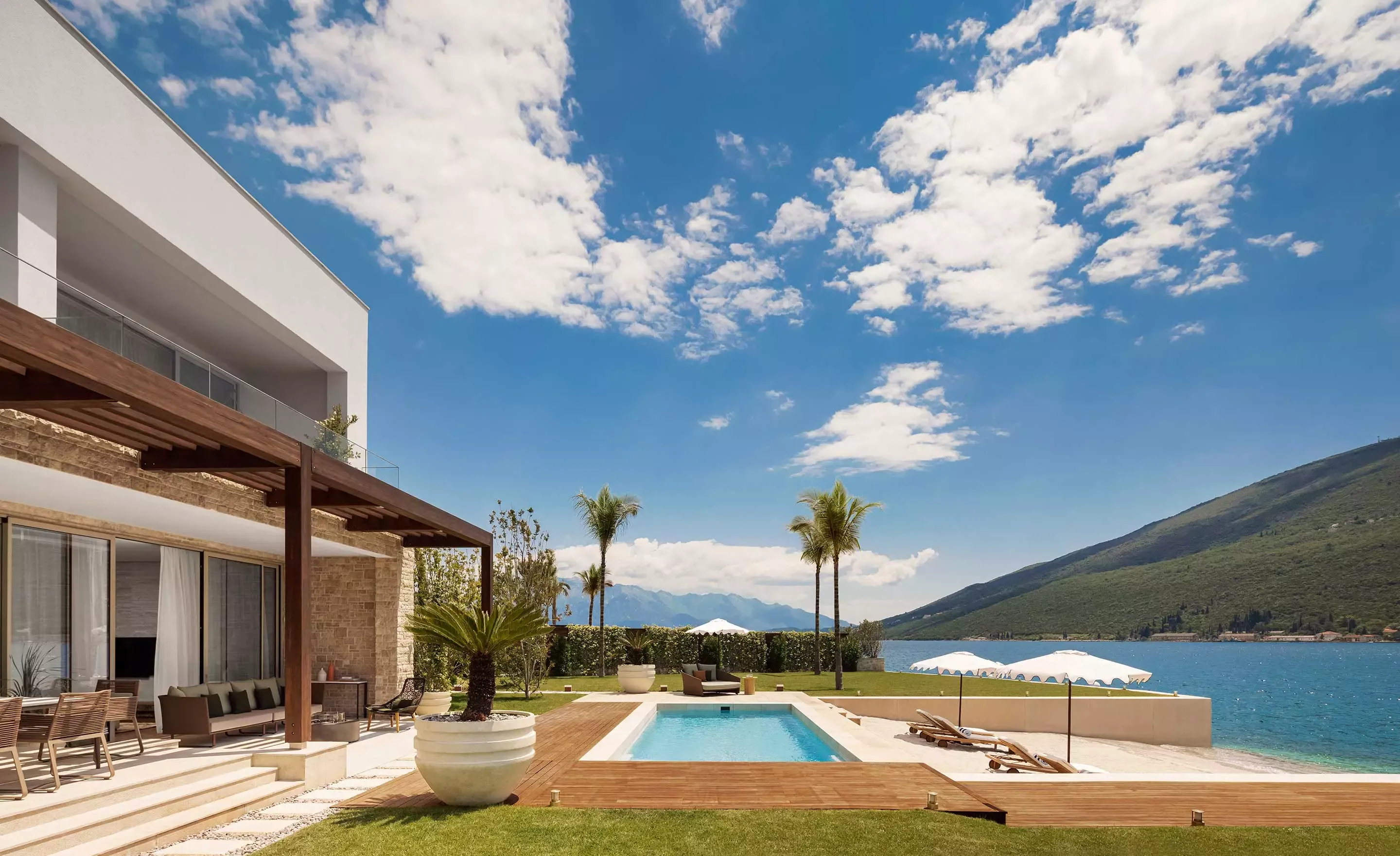 oopm-four-bed-villa-lovcen-terrace-pool-view