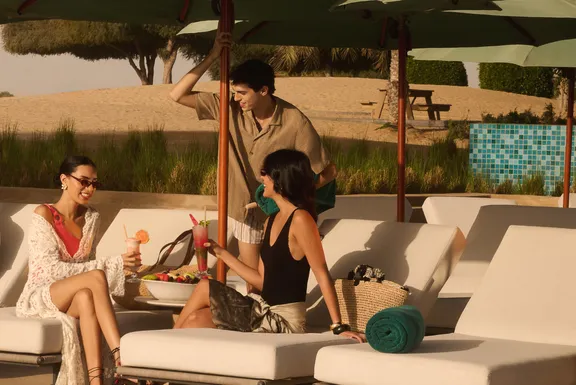 Bab Al Shams - Friends - Lifestyle