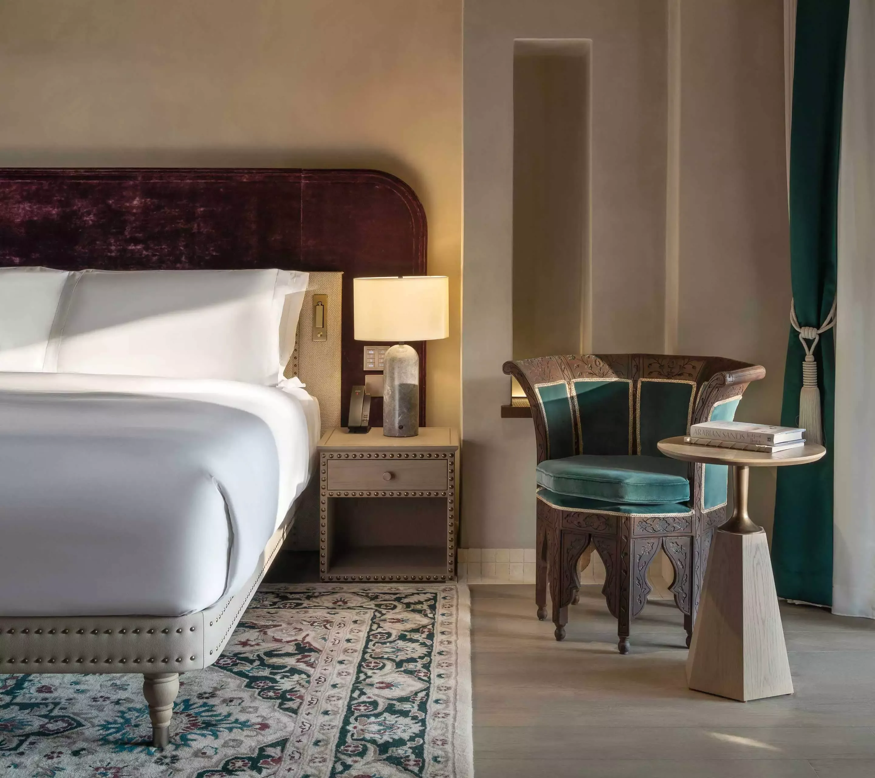 bas-deluxe-suite-room-detail_025-cropped