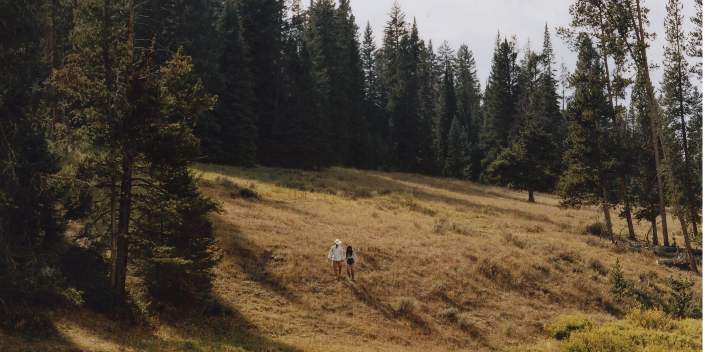 One&Only Moonlight Basin - Lifestyle - Couple - Landscape