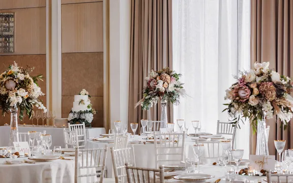 One&Only Cape Town - Celebrate your wedding in the effortlessly stylish ballroom
