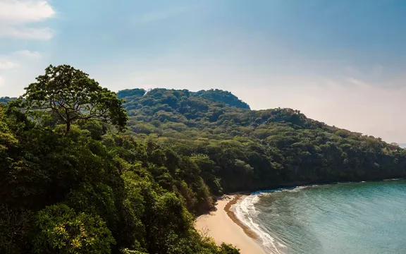 oomm-exterior-drone-cliffs