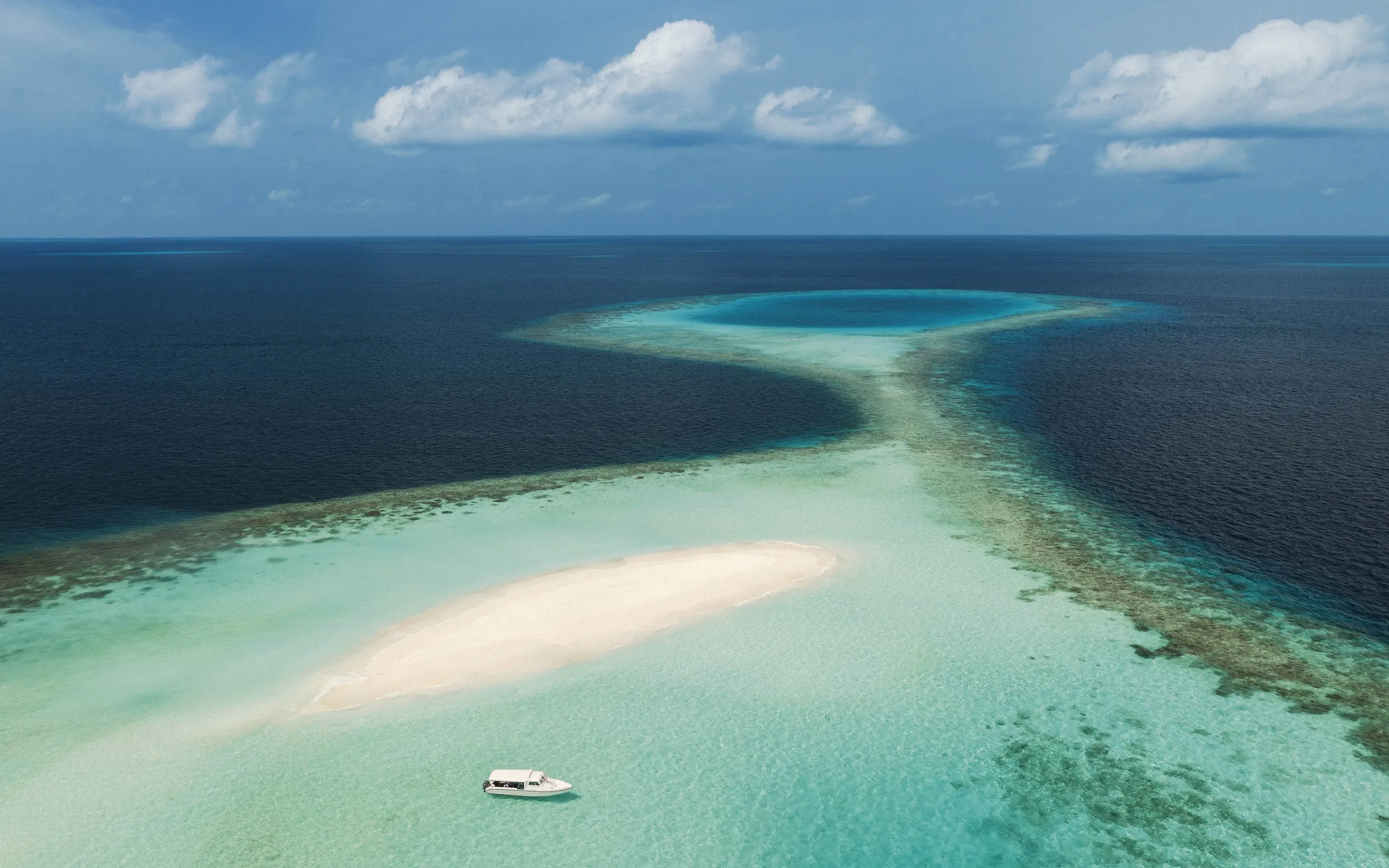 Beach Sandbank at One&Only Reethi Rah