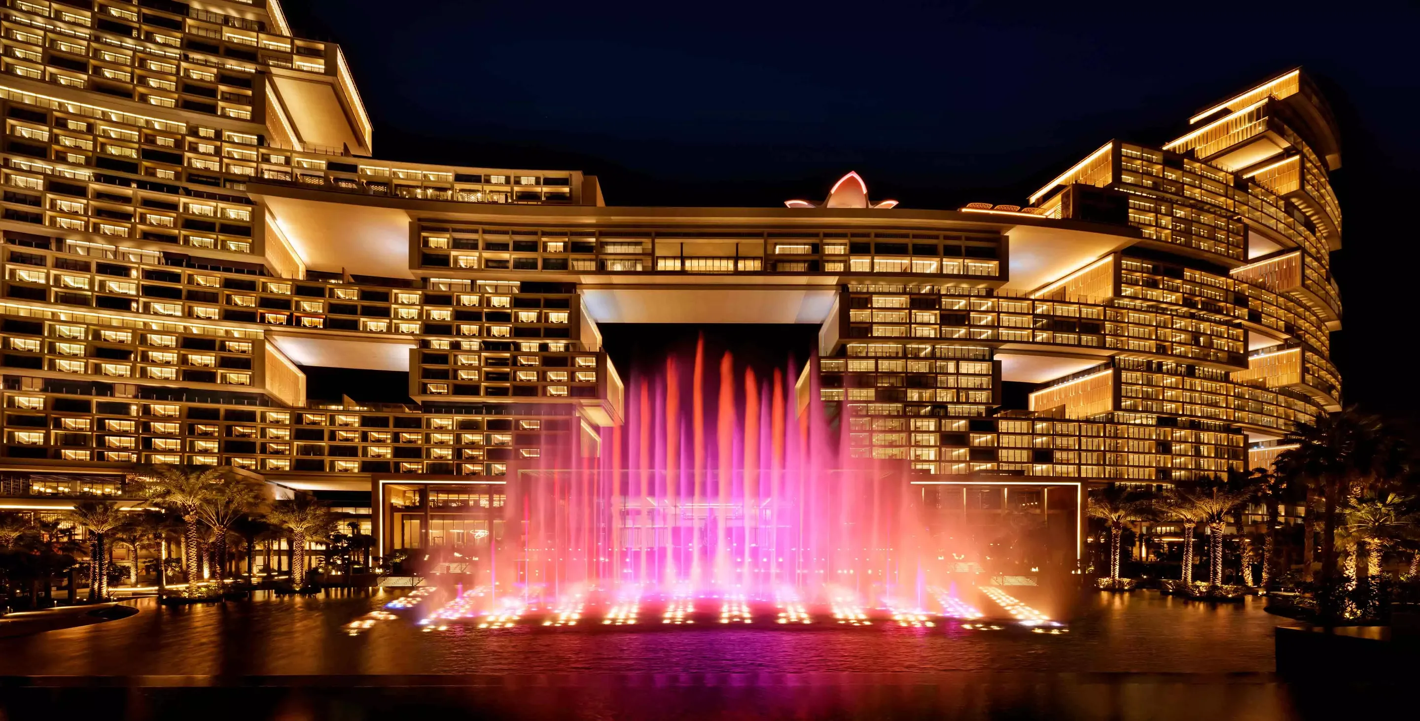 Skyblaze Fountain at Atlantis The Royal