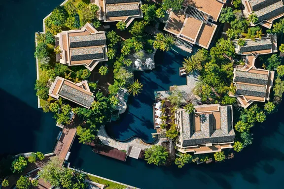 OO_CapeTown_Exterior_Heli_Close_Up_0869_MASTER