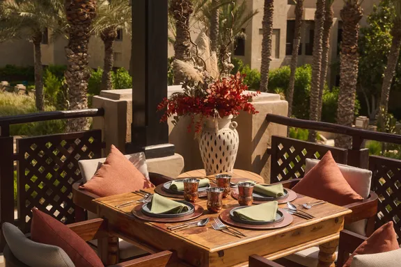 Bab Al Shams- Dining-Rait_01.jpg