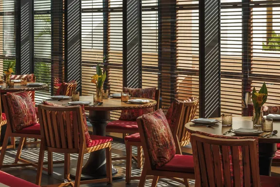 One&Only One Za'abeel - Andaliman Restaurant - Tables