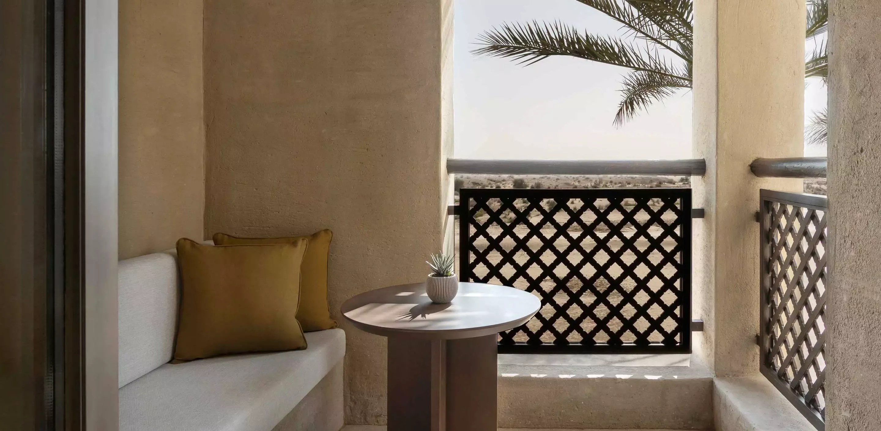 bas-rooms-deluxe-balcony-desert-view-wide_043-cropped2