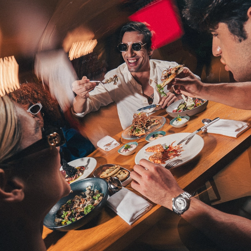 lifestyle people eating at culinara